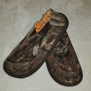 camo sanuks mossy oak